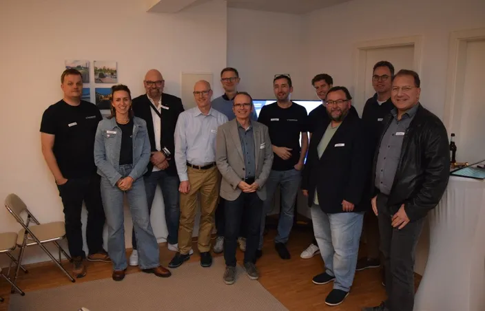 Gruppenfoto der Teilnehmer des CRM Connect 25. Nicht mit drauf: Arne.