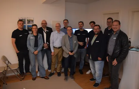 Gruppenfoto der Teilnehmer des CRM Connect 25. Nicht mit drauf: Arne.